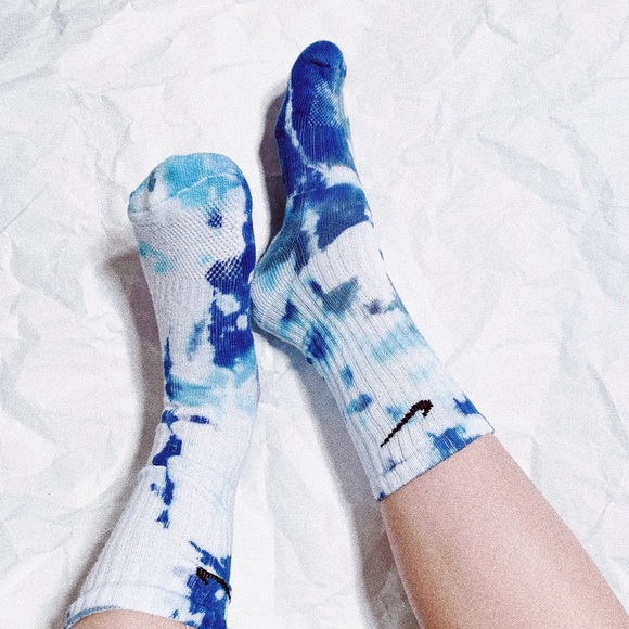 Nike Accessories - Nike Tie Dye Blue Performance Crew Socks